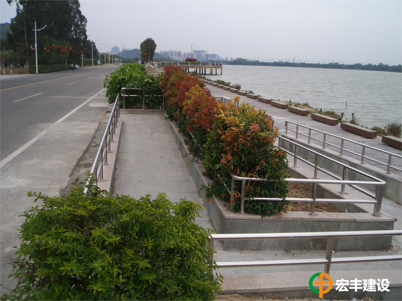 佛山市順德區(qū)順?lè)迳焦珗@提升改造工程（親水平臺(tái)）