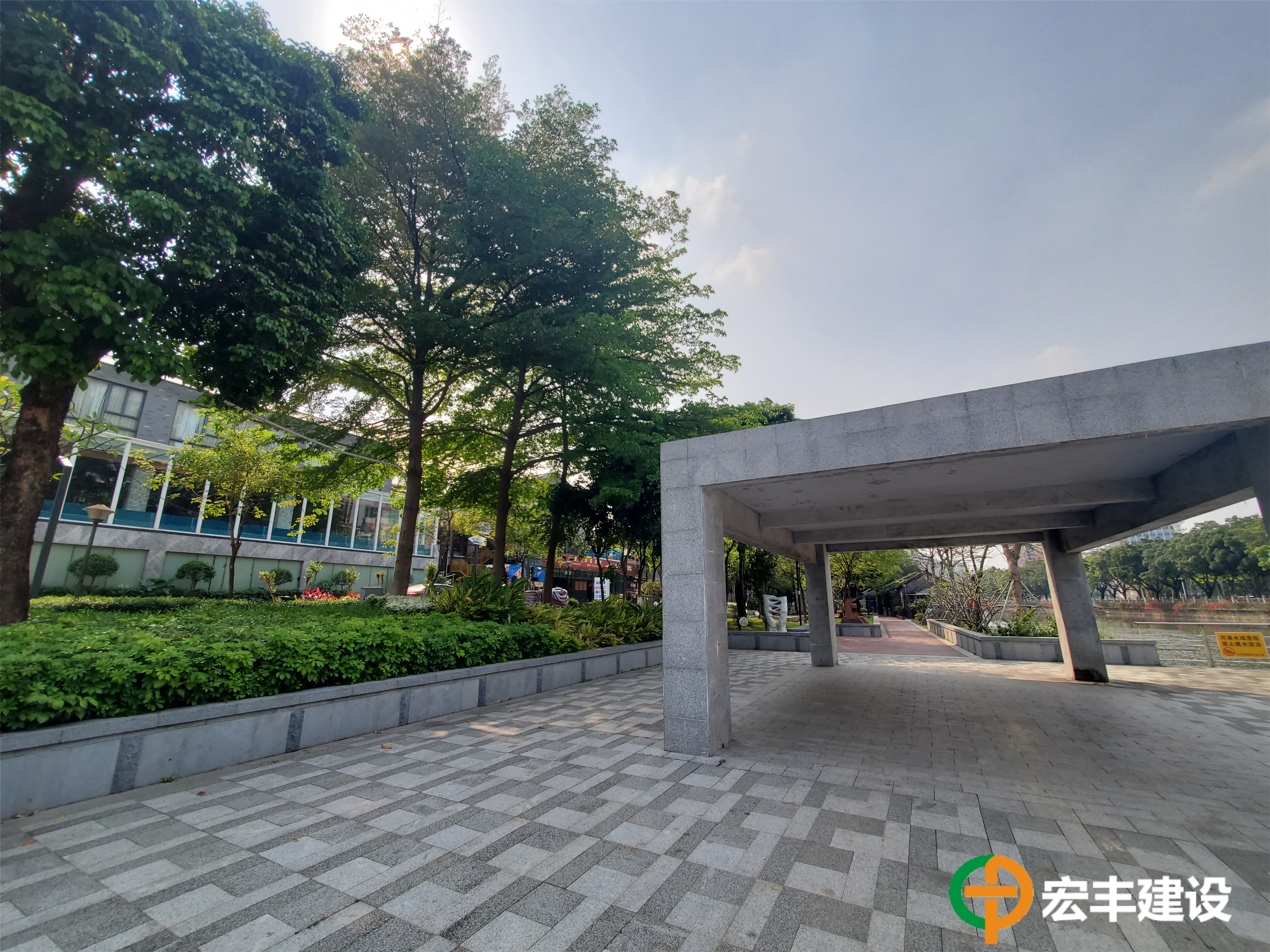 大良河濱河景觀(guān)活動(dòng)設(shè)施提升工程（環(huán)市南路至延年路段）